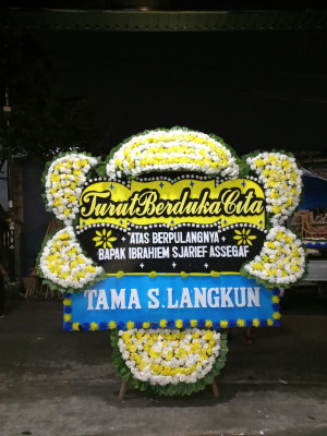 Papan Bunga Duka di Karundang